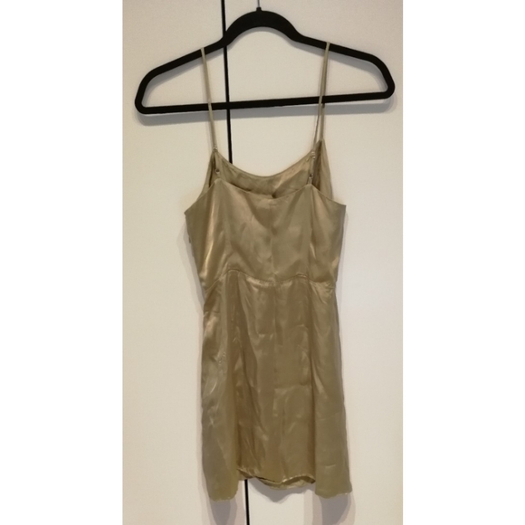 WILFRED Isabelle Dress Olive Beige Mini Silky Cupro Size 2 Aritzia - Picture 4 of 14